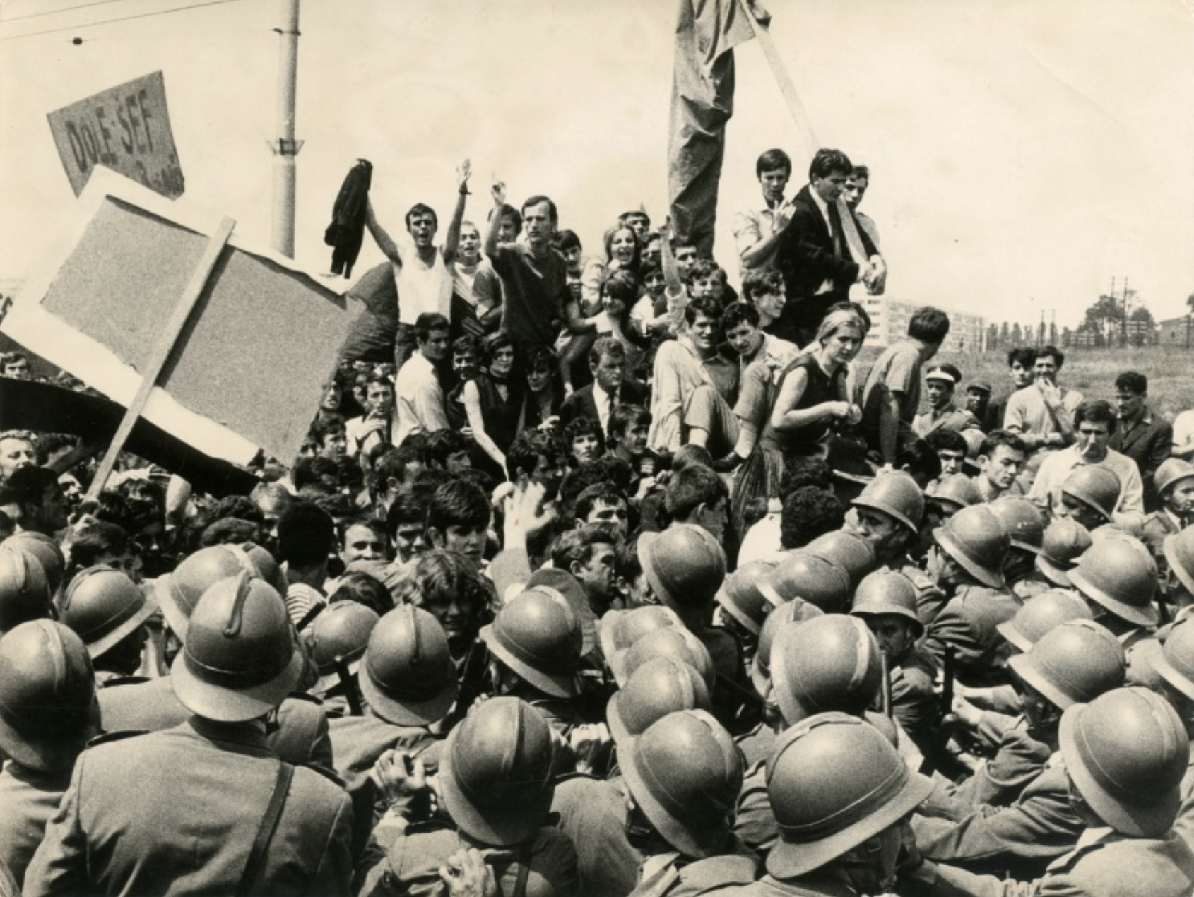 Le communisme critiqué au nom de la révolution